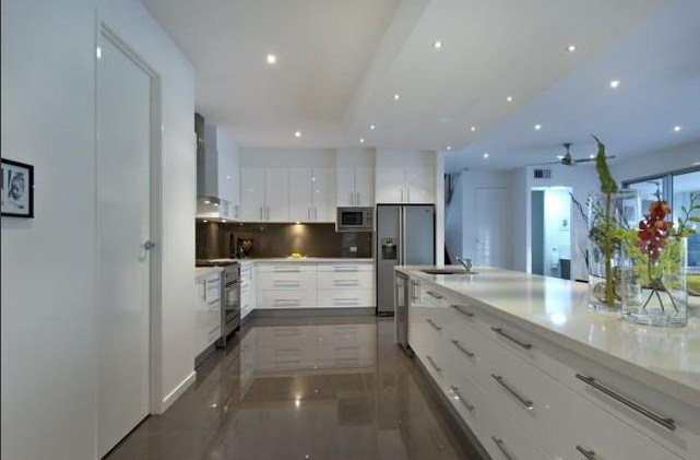 Kitchen renovation lighting shown in Etronic's ServiceSeeking gallery